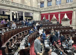 Los diputados del Congreso aprobaron una ley que exonera a iglesias e instituciones benéficas de realizar el impacto ambiental. Foto La Hora: Joel Maldonado