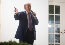 Presidente Donald Trump, durante discurso en el jardín de La Casa Blanca. Foto La Hora: EFE