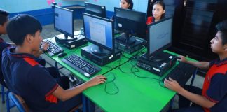 Mineduc: convenio para llevar conectividad a escuelas iniciará con centro educativos de nivel medio.