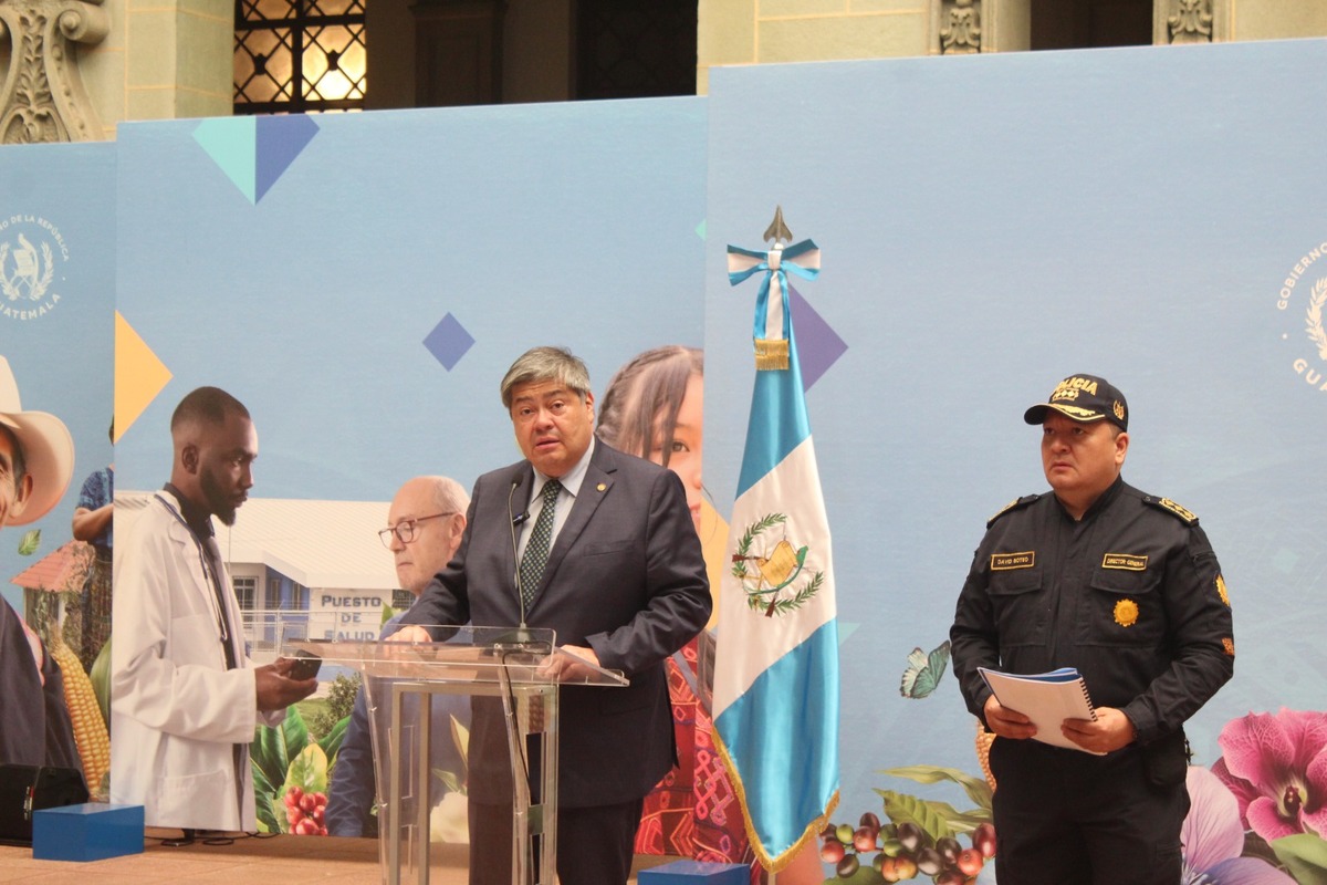 En polémica por “El Lobo” ministro dice que cárcel Renovación 1 cumple estándares internacionales en DD. HH.