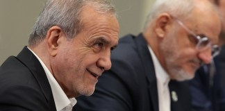 Irán anuncia su regreso a la cooperación con la agencia atómica de la ONU Presidente de Irán Masoud Pezeshkian en su reunión con líderes de China y Rusia. Foto La Hora: EFE