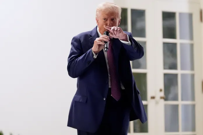 Al menos seis medidas impulsadas por el presidente de EE.UU, Donald Trump, han resultado en demandas y fallos judiciales. Foto La Hora: AP Al menos seis medidas impulsadas por el presidente de EE.UU, Donald Trump, han resultado en demandas y fallos judiciales. Foto La Hora: AP