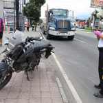 Incidente vehicular en calzada Aguilar Batres deja un fallecido y la ruta bloqueada hacia el centro de la ciudad. Foto La Hora_ CVB