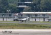 Aeronave privada con desperfectos en el Aueropuerto Internacional La Aurora. Foto La Hora: Crosscheck Magazine