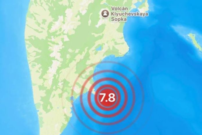 Emiten alerta de tsunami por sismo de 7.2 registrado en la península de Kamchatka en Rusia. Foto La Hora: Sky Alert