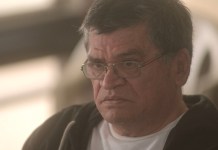 Exalcalde de Chinautla, Arnoldo Medrano, logró su libertad tras pagar Q400 mil de caución económica. Foto La Hora: Fabricio Alonzo