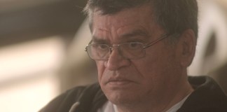 Exalcalde de Chinautla, Arnoldo Medrano, logró su libertad tras pagar Q400 mil de caución económica. Foto La Hora: Fabricio Alonzo