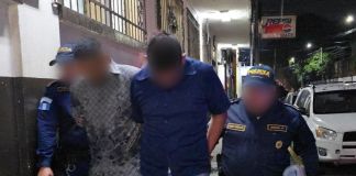Presuntos asaltantes de autobuses capturados en Escuintla. Foto La Hora: PNC