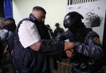 Barrio 18: con operaciones en Centroamérica, EE. UU. y Europa, ahora designada como terrorista Barrio 18: la pandilla que opera en Centroamérica, EE. UU. y Europa.