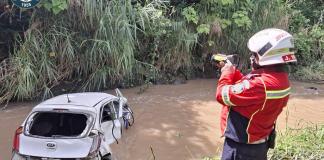 Bomberos Municipales atienden una emergencia en ruta a zona 25