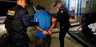 Una de las detenciones se realizó en la aldea El Salitre, municipio de Santa Rosa de Lima. Foto La Hora: PNC