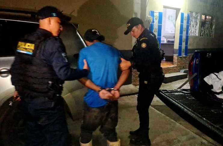 Una de las detenciones se realizó en la aldea El Salitre, municipio de Santa Rosa de Lima. Foto La Hora: PNC