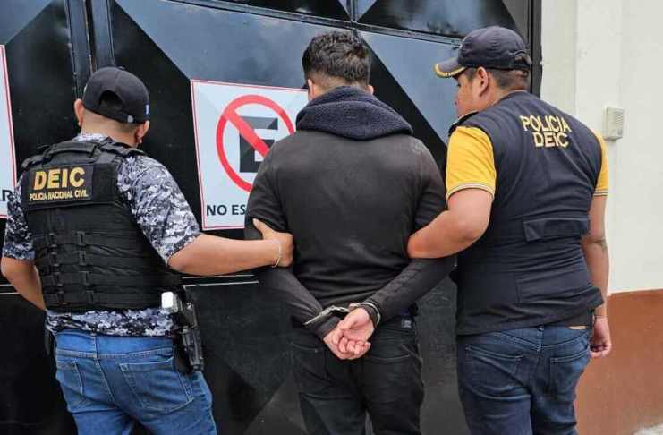 El Juzgado especializado en Femicidio envió a juicio a Kevin Hernández acusado de dar muerte a su expareja con un cuchillo. Foto La Hora: PNC