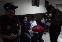 Capturan a dos personas más implicadas en la muerte del exasesor del Congreso, Hanzel Szarata, mientras tribunal aplaza juicio. Foto La Hora: Daniel Ramírez