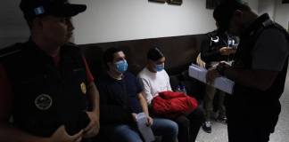 Capturan a dos personas más implicadas en la muerte del exasesor del Congreso, Hanzel Szarata, mientras tribunal aplaza juicio. Foto La Hora: Daniel Ramírez