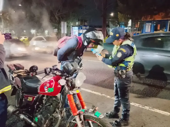 Carreras Tránsito PNC impuso más de 120 remisiones durante operativos contra carreras clandestinas