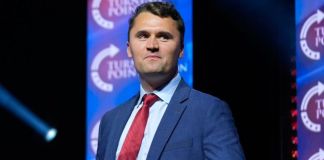 Charlie Kirk era un orgulloso desertor universitario con una línea directa al presidente Donald Trump como pocos.