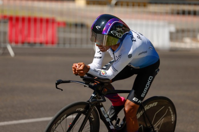 El ciclista guatemalteco Sergio Chumil, del Burgos Burpellet BH, durante su participación en la 18º etapa de la Vuelta Ciclista a España. Foto La Hora: EFE/Javier Lizón