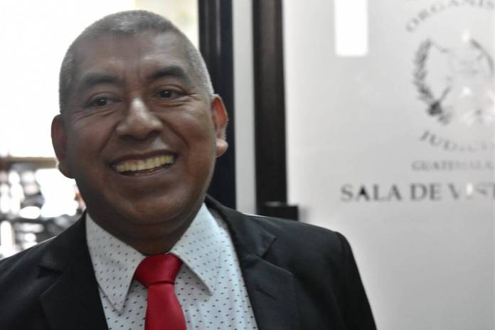 El jefe de la FECI, Rafael Curruchiche, advirtió que casos bajo su cargo investigados por sus antecesores se seguirán cayendo en tribunales. Foto: Daniel Ramírez