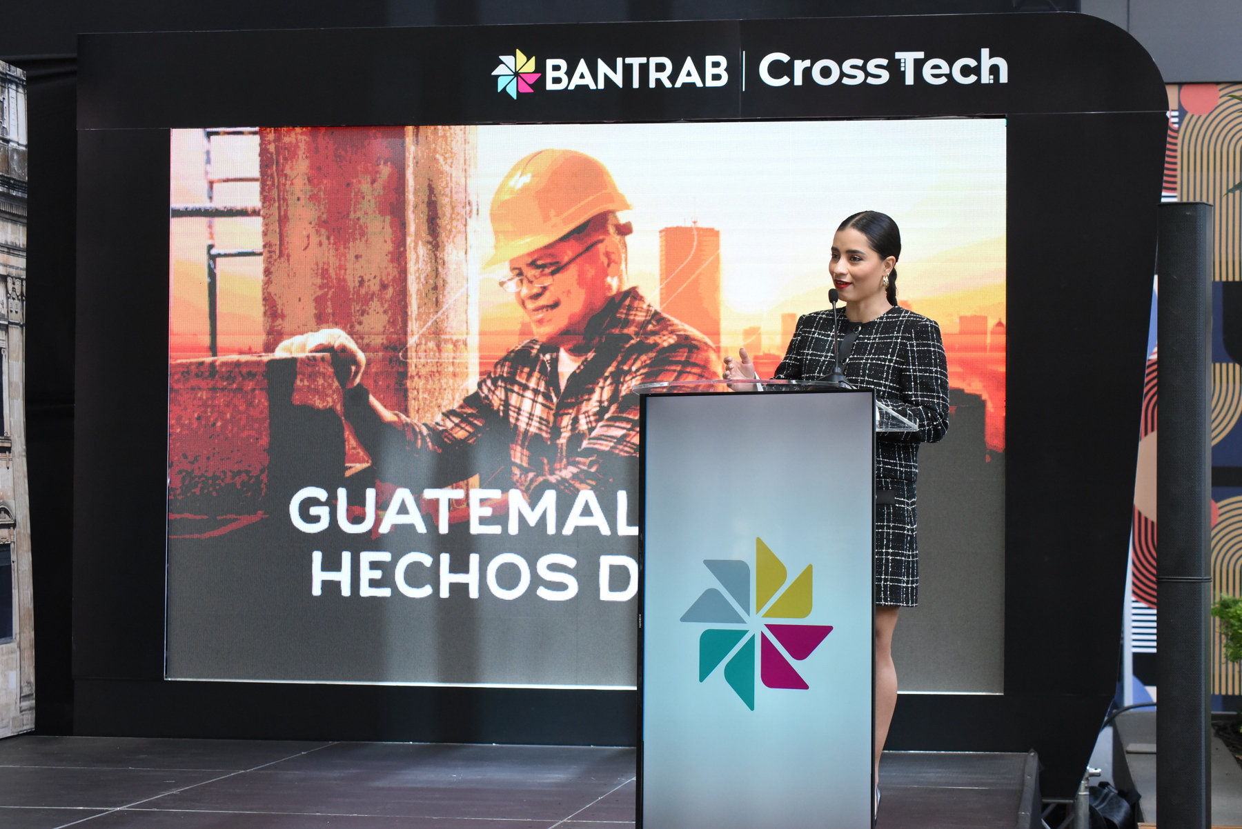 Presentación del programa Guatemaltecos Hechos de Valor, cuya visión complementa y amplifica con la alianza con CrossTech. Foto: La Hora/ José Orozco.