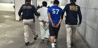 Tres deportados de EE.UU. fueron capturados por tener órdenes de captura en su contra. Foto La Hora: PNC