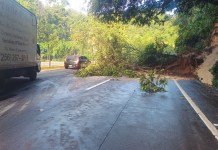 Derrumbe en Km 23 ruta Interamericana. Foto La Hora: Policía Municipal de Tránsito de Mixco