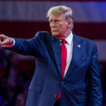 Trump dice que Venezuela pagará alto precio si no readmite a sus presos que están en EE.UU.