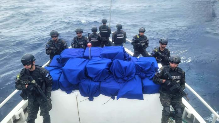 Bukele anuncia decomiso millonario de cocaína en aguas salvadoreñas