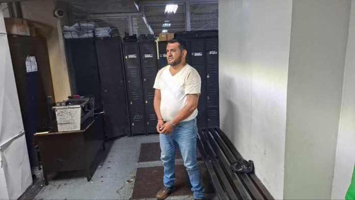 Edras Carbajal, alías Keka, guarda prisión en la cárcel de la base militar Mariscal Zavala. Foto La Hora: Cortesía