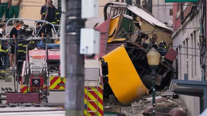 Descarrilamiento del funicular da Glória deja varios muertos y heridos