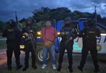 Cae en Quiché el extraditable número 25 del año, reclamado por narcotráfico en EE. UU. Cae "El Guerrillero", el extraditable número 25 del año, reclamado por narcotráfico en EE UU. Foto La Hora: PNC.
