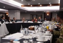 Embajada de EE. UU. dialoga con el Congreso sobre infraestructura portuaria.
