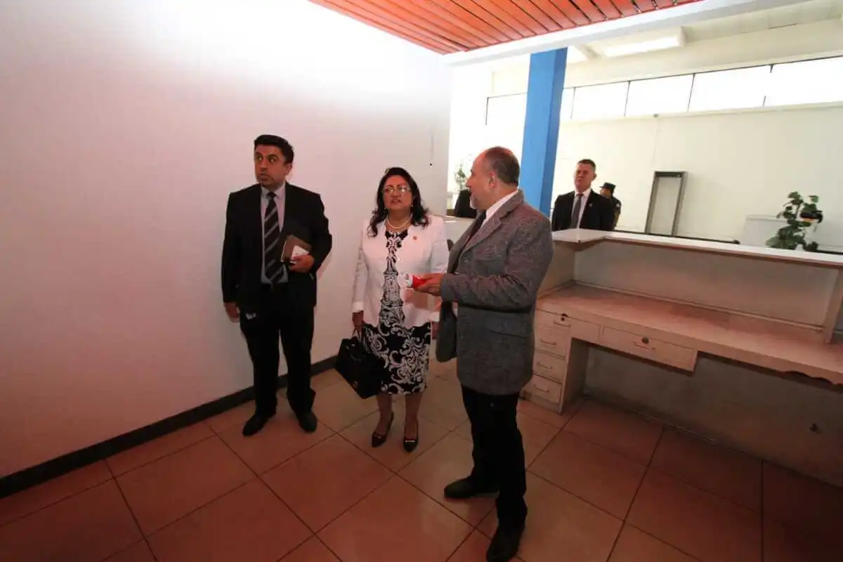 En 2019, la Senabed entregó el edificio de Corporación de Noticias S.A. a manos del OJ. Foto La Hora: OJ