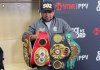 Esaú Diéguez, el guatemalteco en la esquina del campeón Crawford y en la histórica noche de Léster Martínez. Foto La Hora: Redes Sociales.