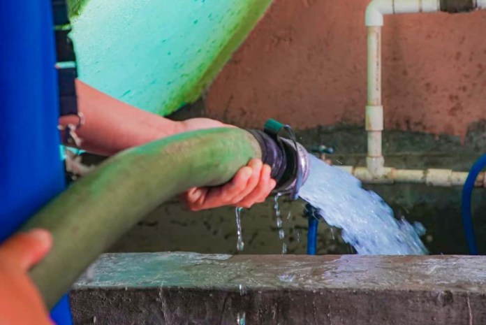 Escasez de agua en El Salvador Bukele dice que la distribuyen en pipas