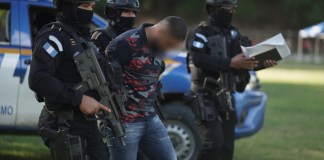 Kelvin David Berón Ramírez, quien es conocido como «Catracho» o «Crunchi» es el extraditable número 26 que ha sido capturado. Foto La Hora: Ministerio e Gobernación