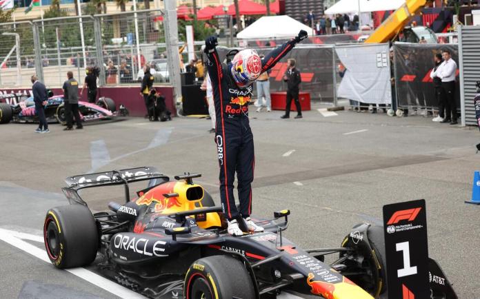 Max Verstappen gana el GP de Azerbaiyán; Carlos Sainz logra su primer podio con Williams. Foto La Hora: EFE