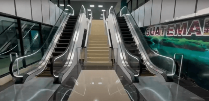 Fabricante de gradas electricas del Aeropuerto La Aurora provee repuestos ante mantenimiento no adecuado Fabricante de gradas eléctricas del Aeropuerto La Aurora proveerá repuestos ante mantenimiento no adecuado