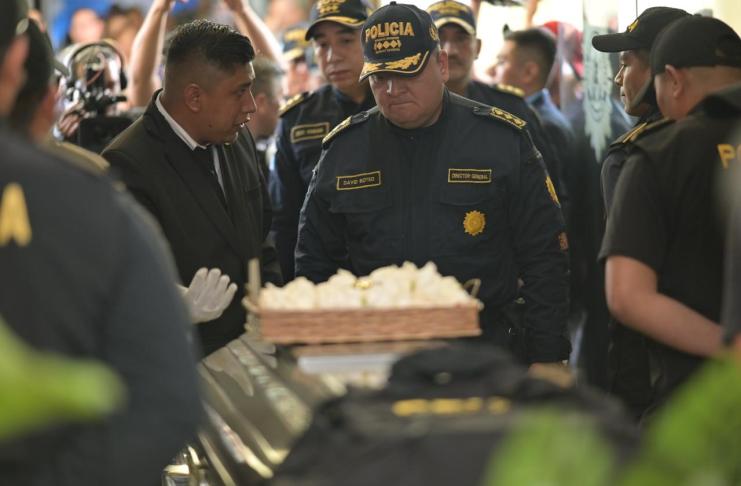 Fallecimiento del agente investigador de la PNC. Foto La Hora: Fabricio Alonzo