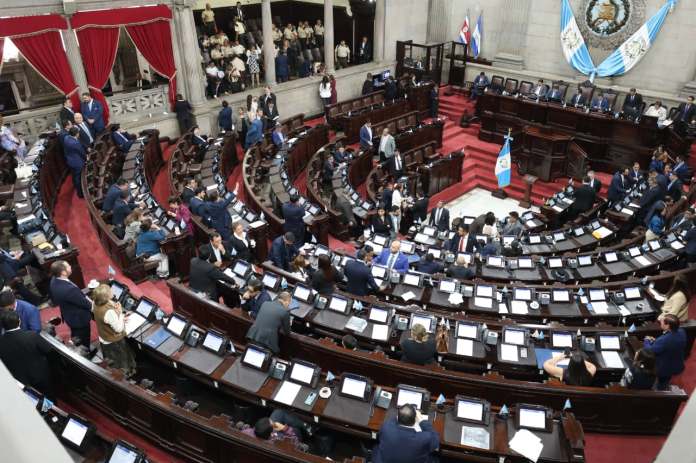 El Congreso de la República presionó a Arévalo para que declare como Los diputados deben renovar cada año a su junta directiva, por lo que no se descarta que en octubre voten por sus autoridades. Foto La Hora: Congreso