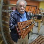 Joaquín Orellana brindó una entrevista a Diario La Hora, en donde explicó su obra "antinomia", y parte de su vida. Foto La Hora: Fabricio Alonzo
