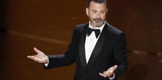 Presentador Jimmy Kimmel hablando durante la 96.ª ceremonia anual de los Premios de la Academia en Los Ángeles (EE.UU). Foto: La Hora: EFE