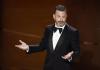 Presentador Jimmy Kimmel hablando durante la 96.ª ceremonia anual de los Premios de la Academia en Los Ángeles (EE.UU). Foto: La Hora: EFE