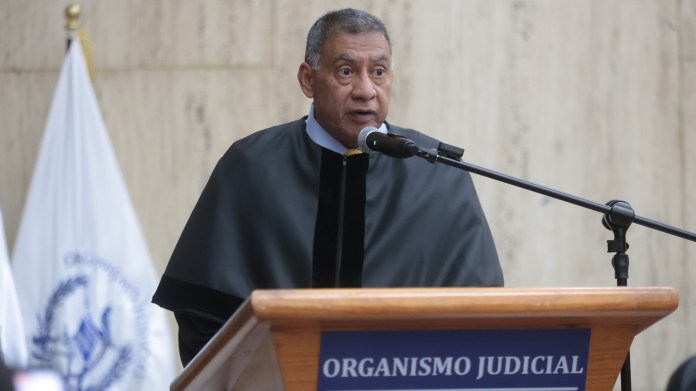 El magistrado Luis Mauricio Corado Campos durante un actividad en la Sala de Vistas de la Corte Suprema. Foto La Hora: Organismo Judicial.