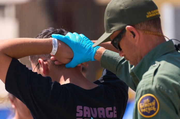 Florida aumenta sus números de detenciones migratorias en cuatro días.