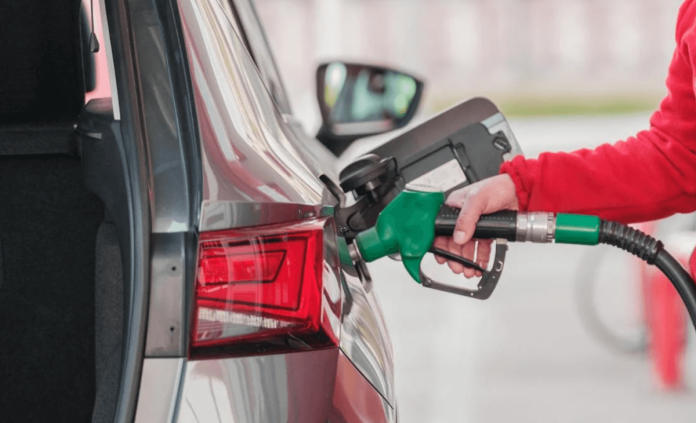 Ministerio de Energía y Minas confirma rebaja en los precios de los combustibles