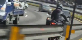 El motorista fue captado en la ruta Interamericana. Foto La Hora: Captura de Pantalla