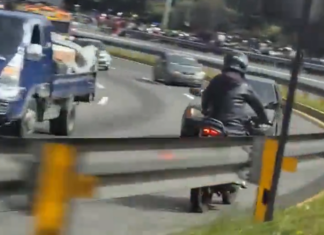 El motorista fue captado en la ruta Interamericana. Foto La Hora: Captura de Pantalla