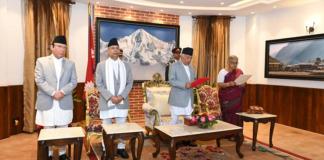 Sushila Karki jura este viernes como primera ministra interina de Nepal, convirtiéndose en la primera mujer en ocupar el cargo en la historia del país. Foto: La Hora: EFE