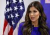 La secretaria de Seguridad Nacional (DHS, en inglés), Kristi Noem, anunció oficialmente que no extenderá la protección otorgada por el Gobierno del presidente Joe Biden.